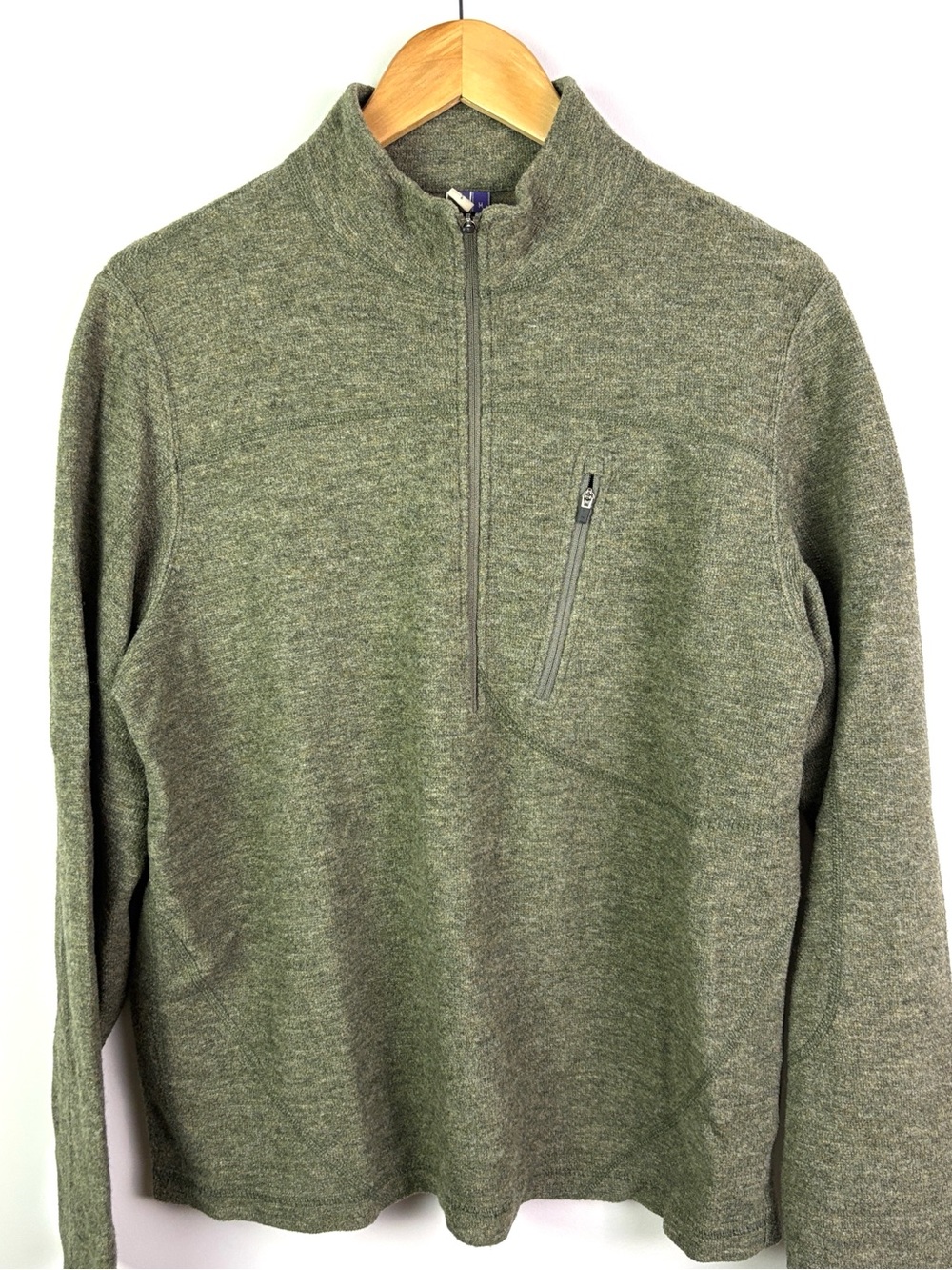 IBEX Men's Olive Green Quarter-Zip merino wool blend sweater size M